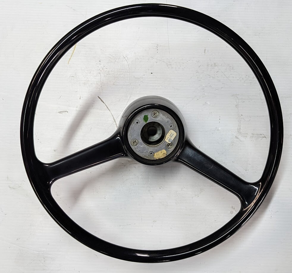 Rolls Royce Silver Shadow II SPUR SPIRIT CORNICHE  STEERING WHEEL UR20397