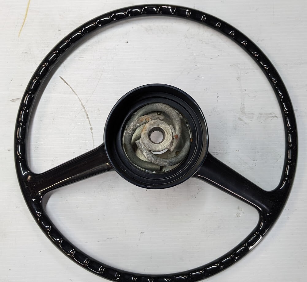 Rolls Royce Silver Shadow II SPUR SPIRIT CORNICHE  STEERING WHEEL UR20397