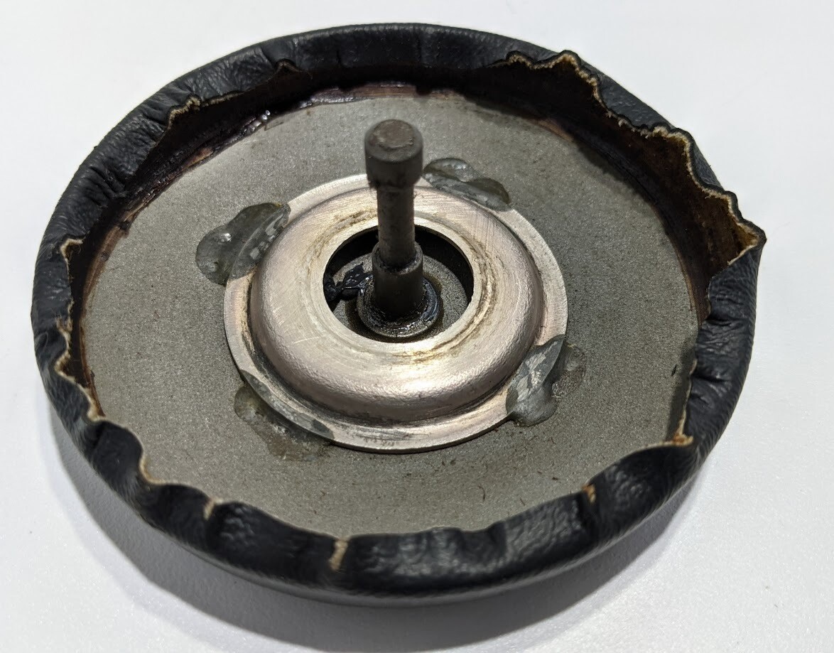 Rolls Royce Silver Shadow CORNICHE STEERING COLUMN HORN COVER BUTTON UR20350