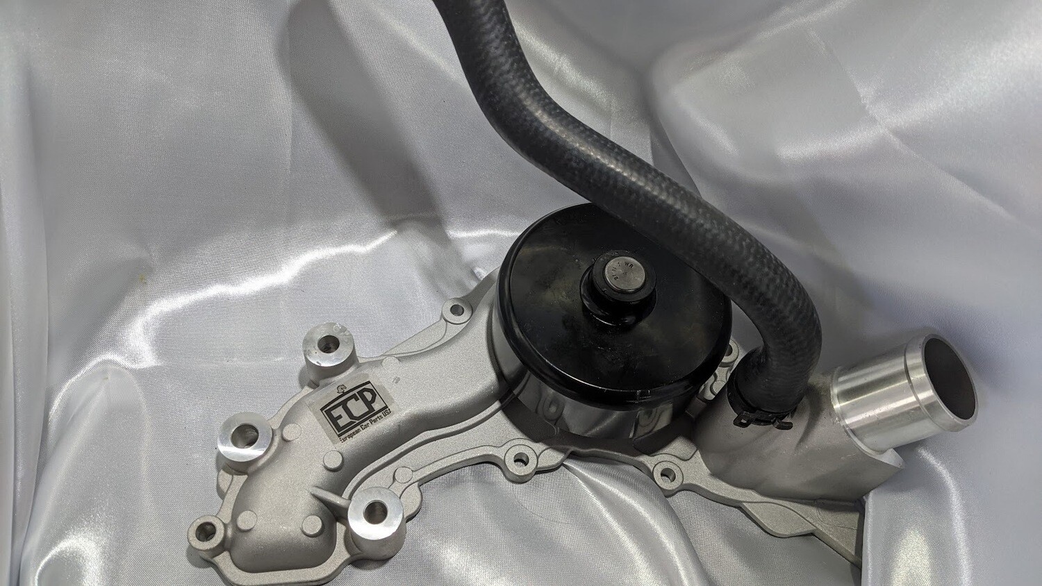ECP Maserati GHIBLI  2014 on 3.0 V6 WATER PUMP AND GASKET 297912 299667 NEW
