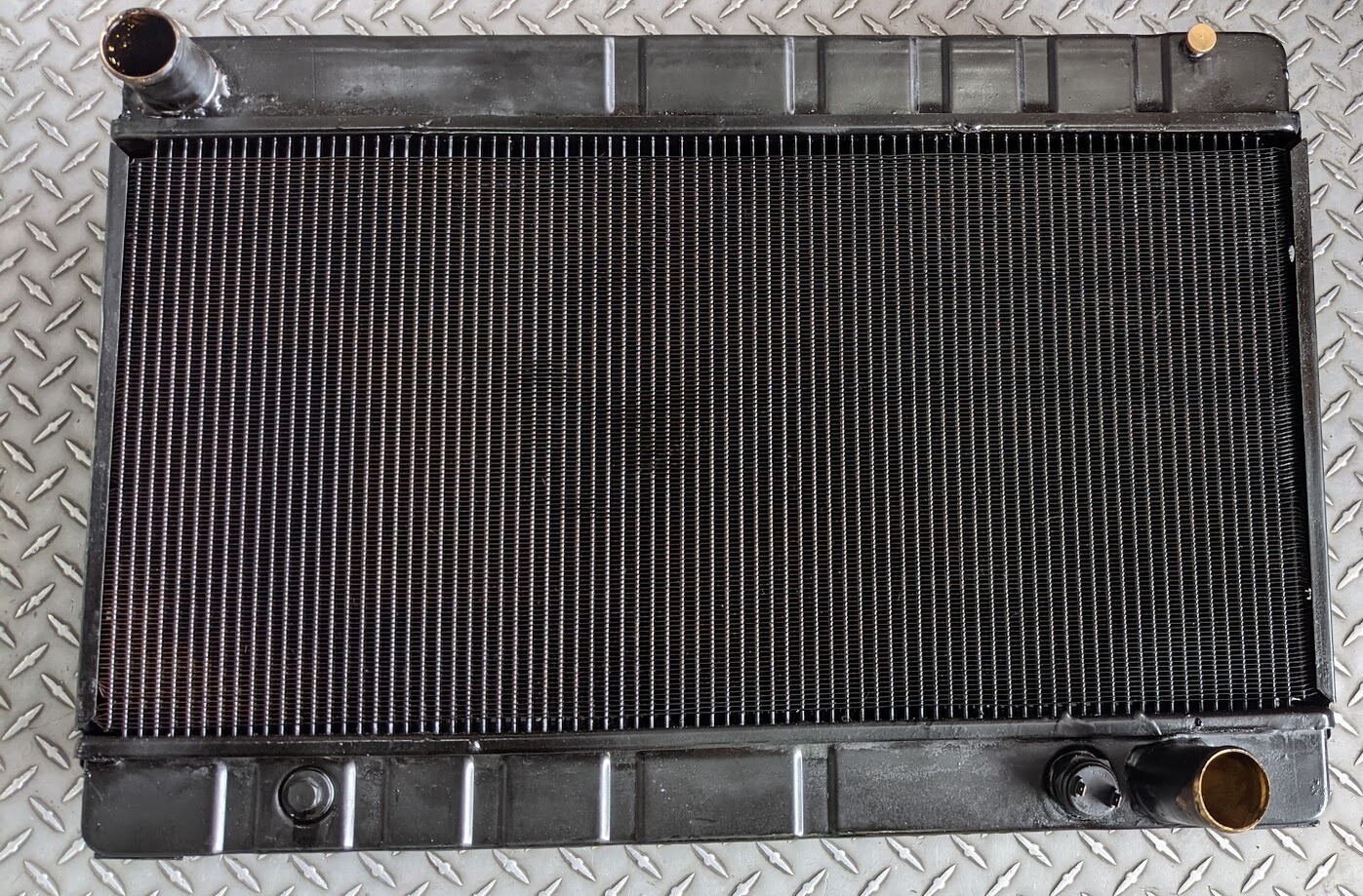 FERRARI 308 PARTS GTS FRONT ENGINE COOLING RADIATOR 116286 REBUILT