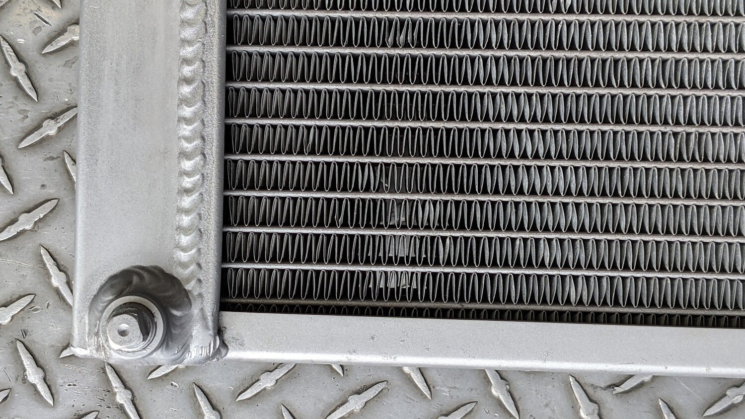 FERRARI 308 PARTS GTS FRONT ENGINE COOLING RADIATOR 116286 USED USA