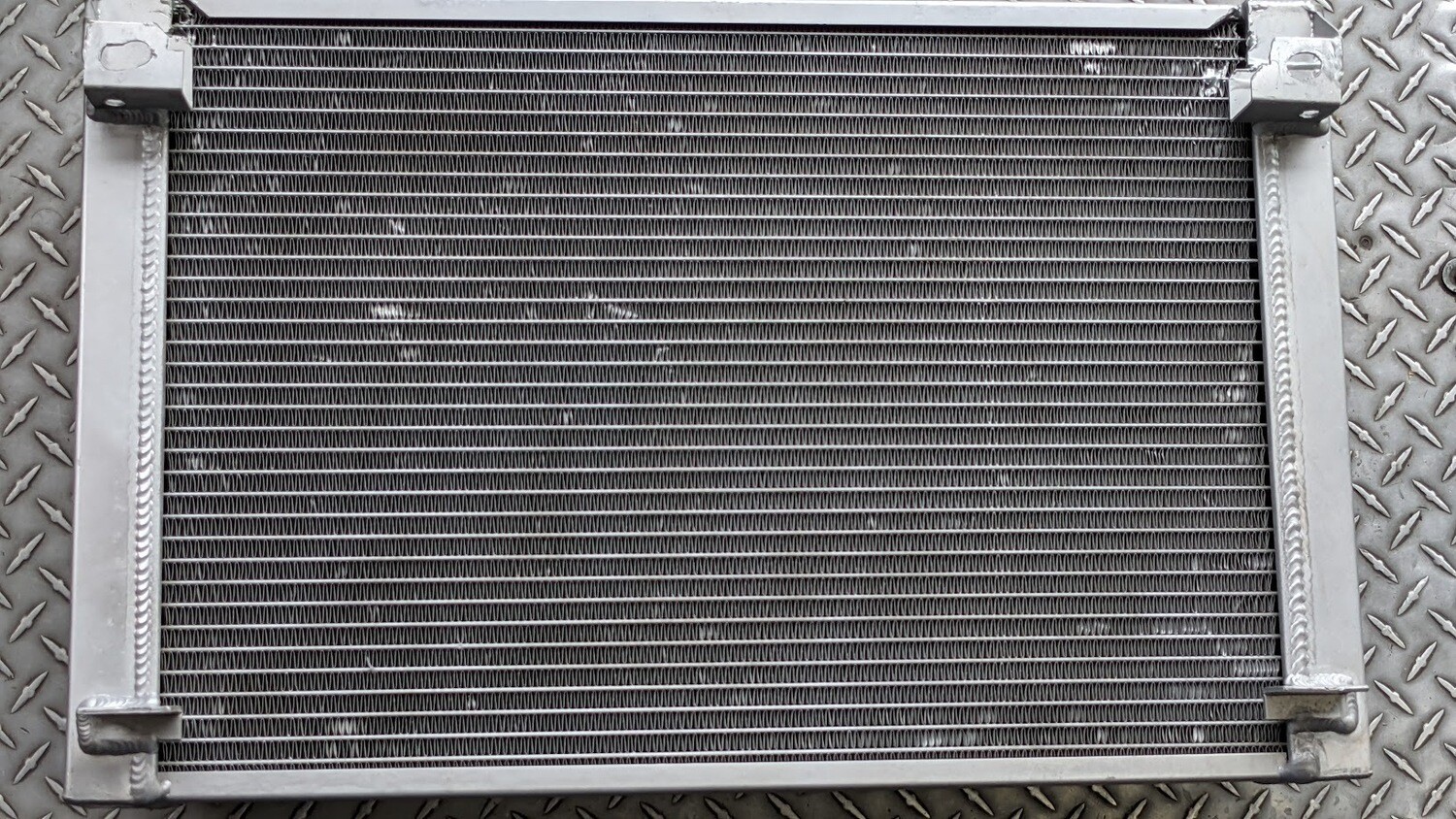 FERRARI 308 PARTS GTS FRONT ENGINE COOLING RADIATOR 116286 USED USA
