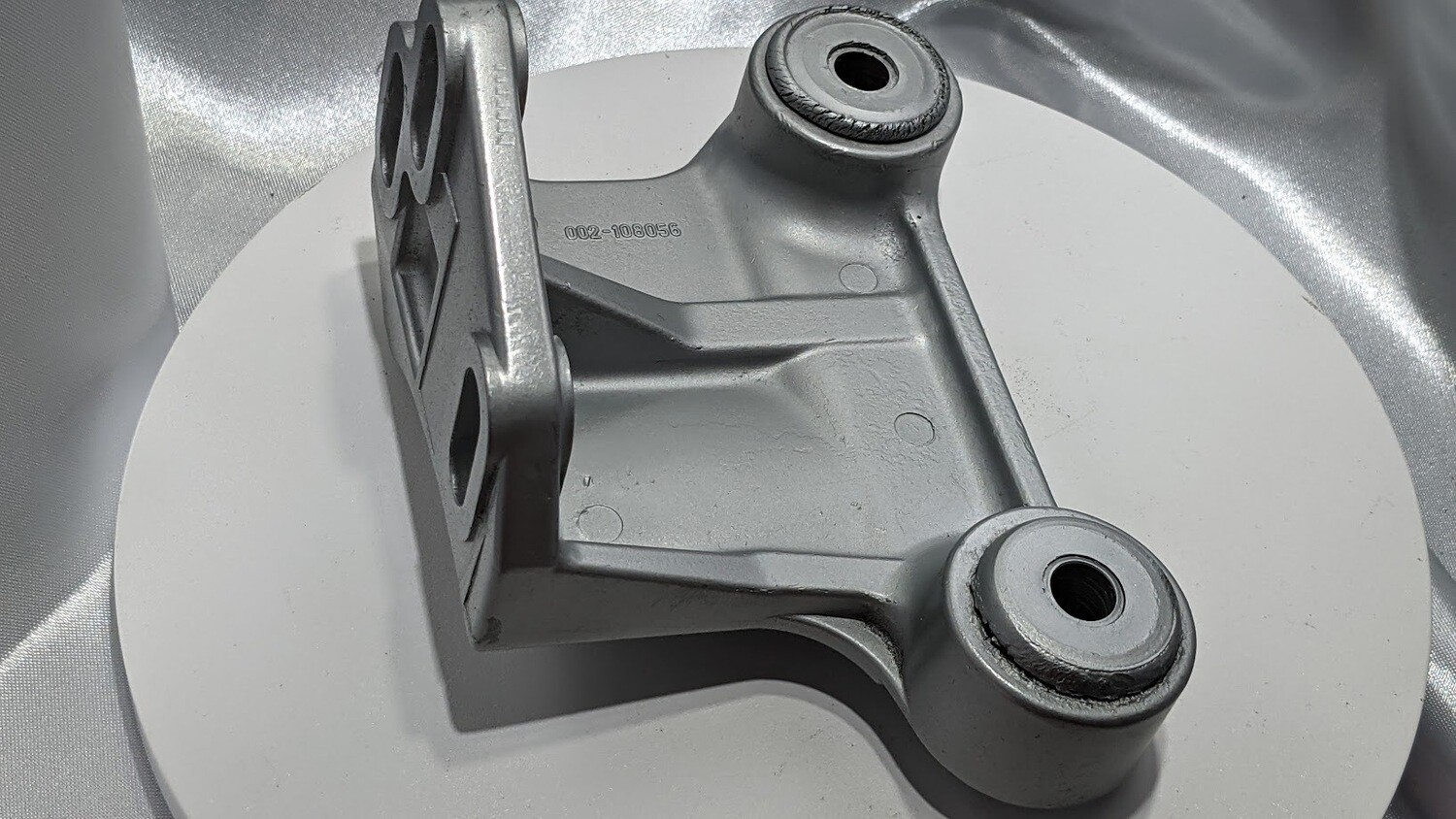 FERRARI 308 PARTS GTS AIR CONDITIONING compressor LOWER SUPPORT BRACKET 108056