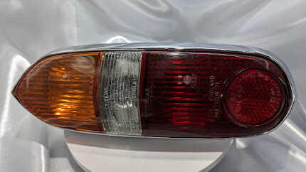 ROLLS ROYCE SILVER SHADOW II  PART TAIL LIGHT   UD17066 USA