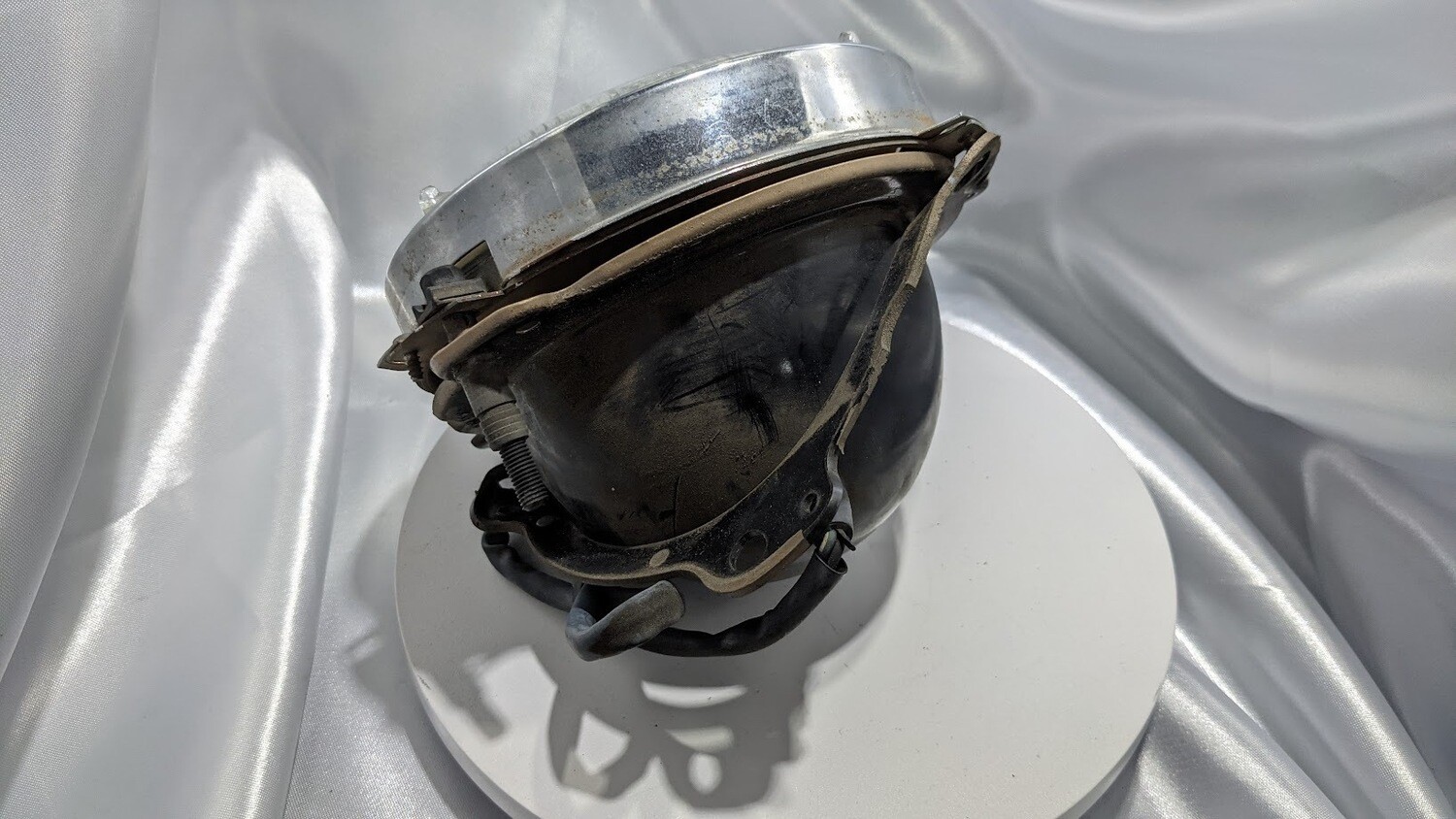 ROLLS ROYCE SILVER SHADOW II CORNICHE  PART FRONT HEADLIGHT ASSEMBLY INBOUND  UD18782