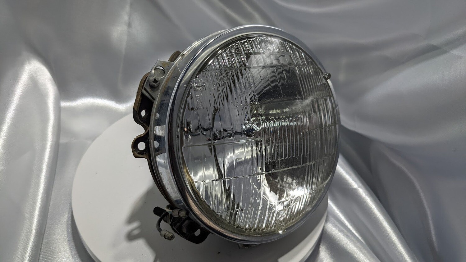 ROLLS ROYCE SILVER SHADOW II CORNICHE  PART FRONT HEADLIGHT ASSEMBLY INBOUND  UD18782