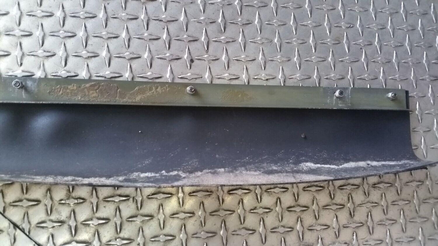 ROLLS ROYCE SILVER SPUR LOWER RADIATOR AIR DAM FLAP
