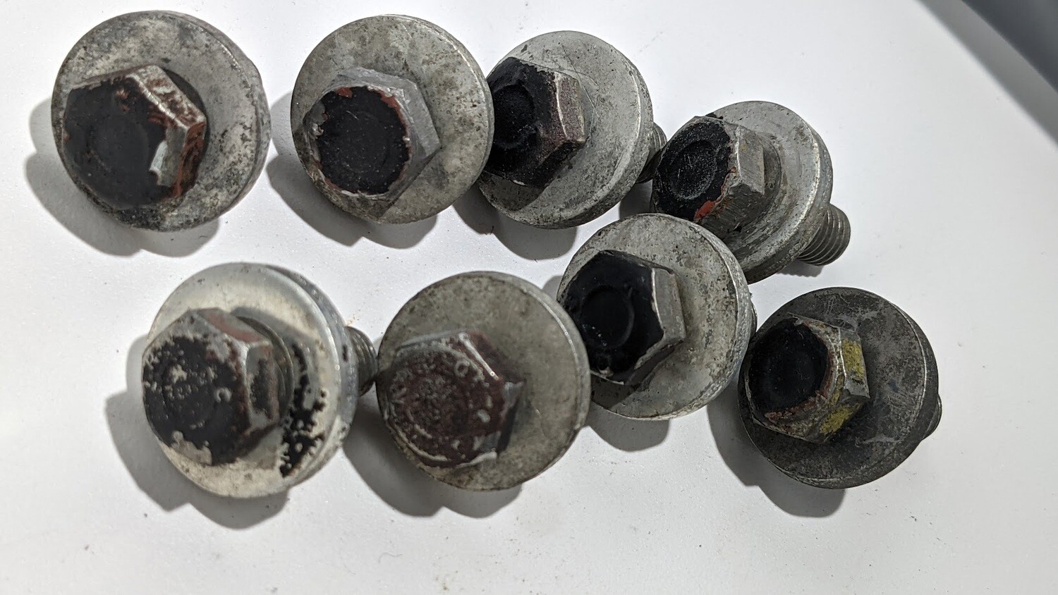 65 - 80 ROLLS ROYCE SILVER SHADOW HOOD FASTENING BOLTS TO HINGE
