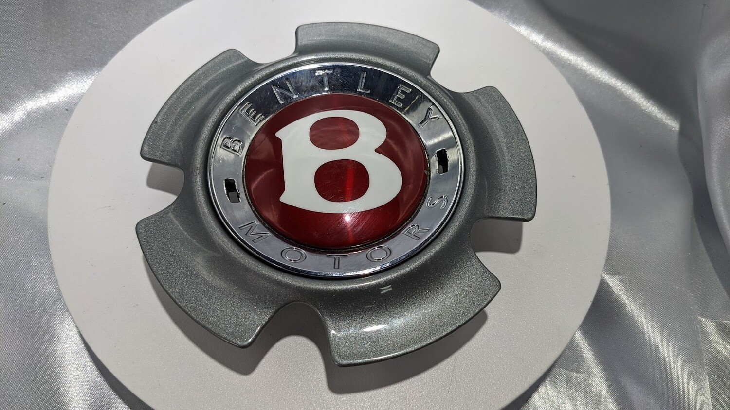 2004 2012 Bentley Continental GT GTS W12 part CENTER CAP 3W0601165BA