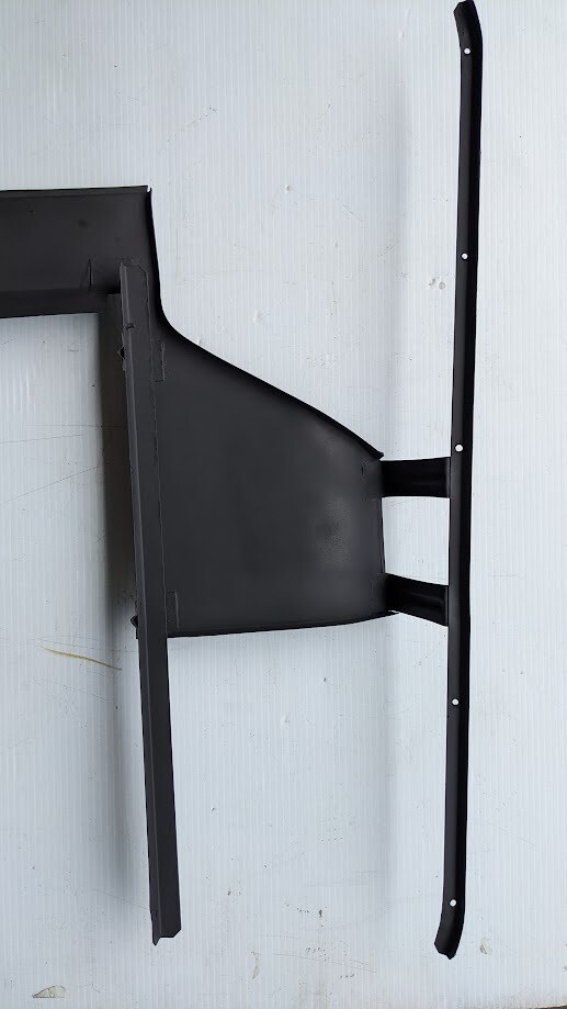 FERRARI 308 328 GTSi part REAR ENGINE COMPARTMENT LID RAIN SPLASH GUTTER SHIELD 60735800