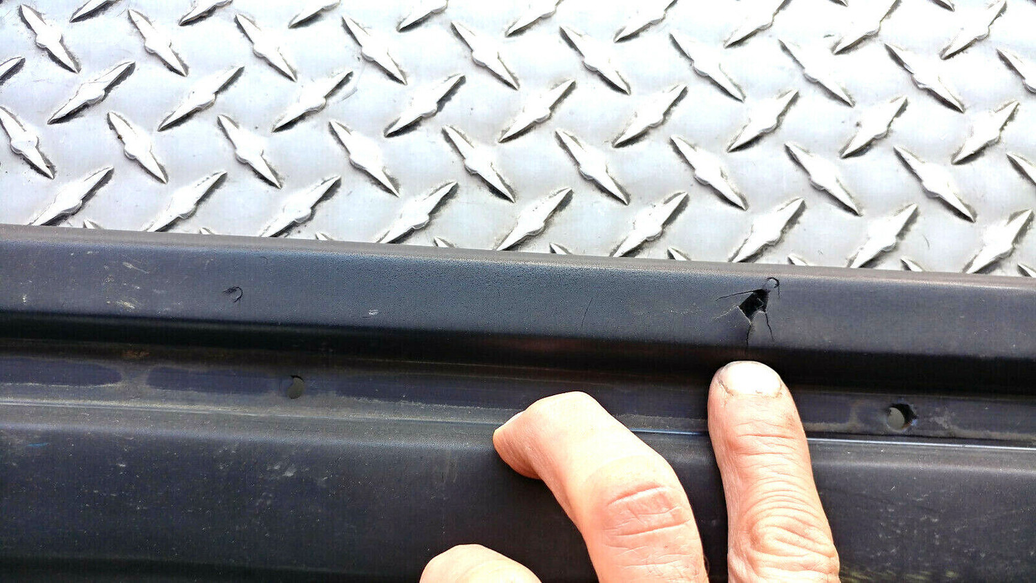 ROLLS ROYCE SILVER SPUR BENTLEY TURBO rear bumper impact strip rubber UB42659