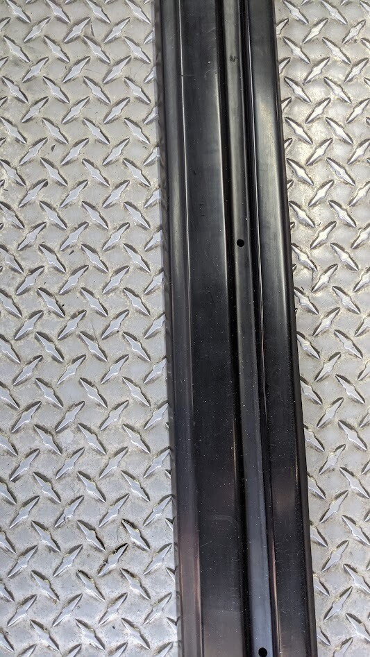 ROLLS ROYCE SILVER SPUR BENTLEY EIGHT rear bumper impact strip rubber UB42659