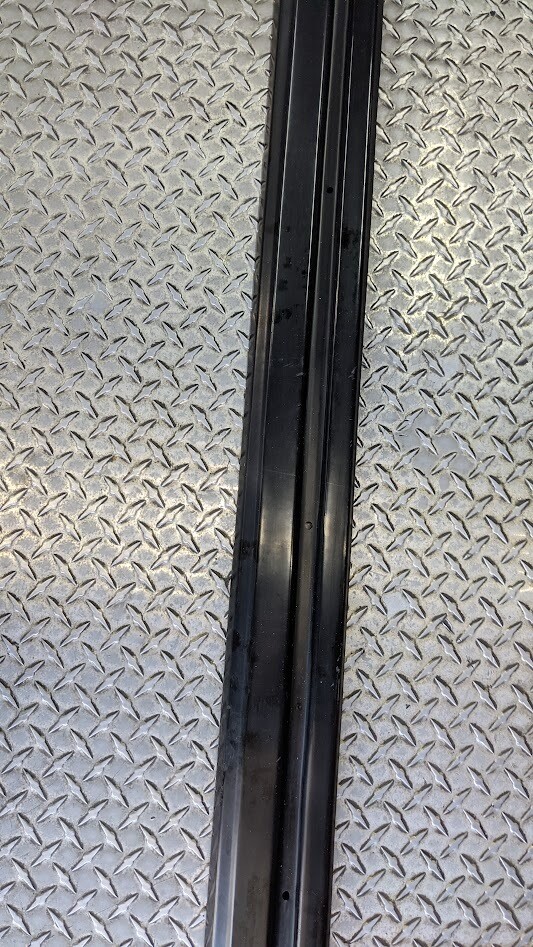 ROLLS ROYCE SILVER SPUR BENTLEY EIGHT rear bumper impact strip rubber UB42659