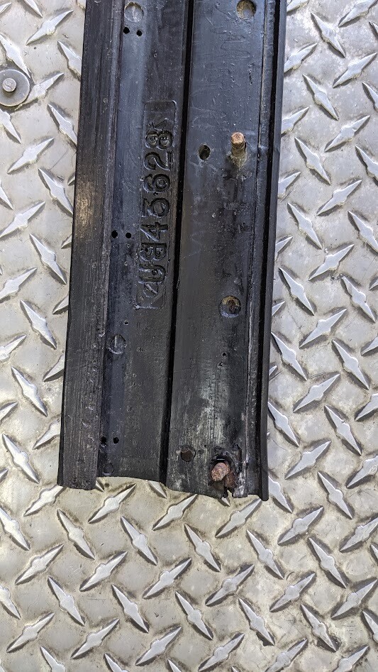 ROLLS ROYCE SILVER SPUR BENTLEY EIGHT rear bumper impact strip rubber UB42659