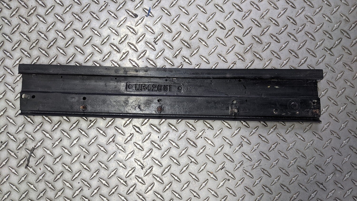 81-95 ROLLS ROYCE SILVER SPUR BENTLEY LEFT FRONT bumper CENTER IMPACT UB42651