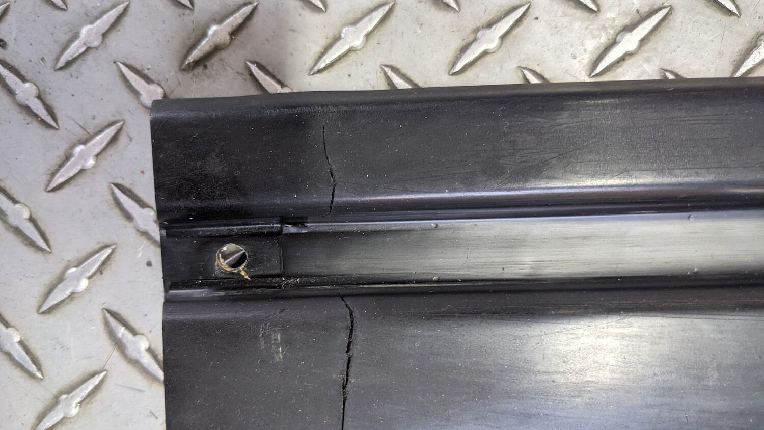81-95 ROLLS ROYCE SILVER SPUR BENTLEY RIGHT FRONT bumper CENTER IMPACT UB42650