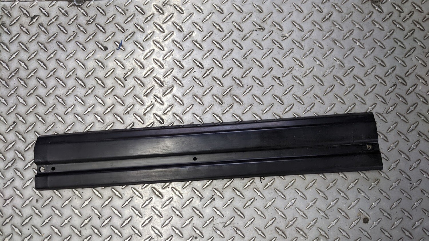 81-95 ROLLS ROYCE SILVER SPUR BENTLEY RIGHT FRONT bumper CENTER IMPACT UB42650