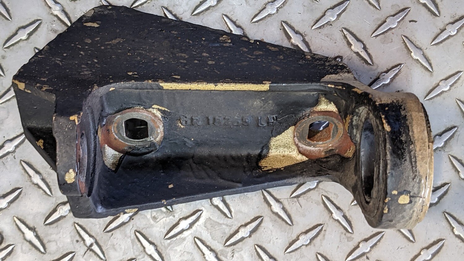 65 - 80 ROLLS ROYCE SILVER SHADOW RIGHT REAR BUMPER BRACKET
