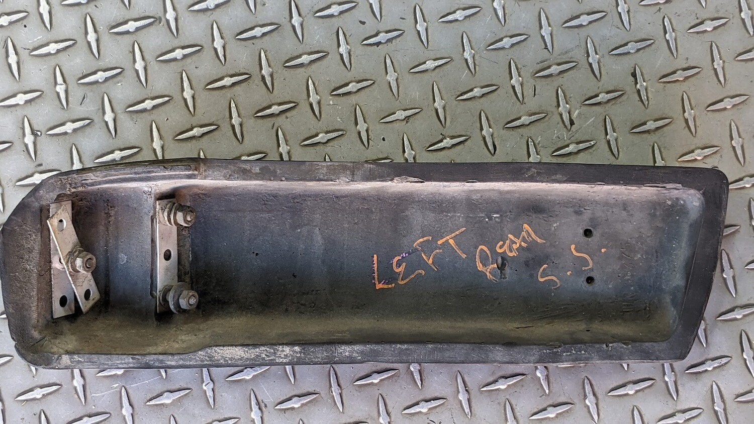 65 - 80 ROLLS ROYCE SILVER SHADOW LEFT REAR BUMPER EXTENSION GUARD UR18375