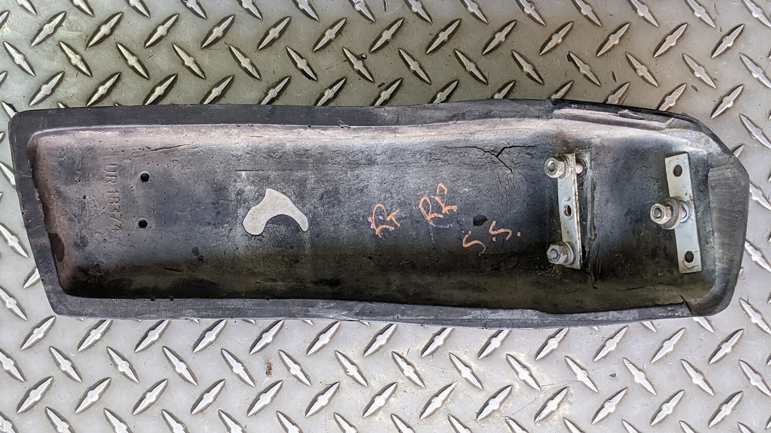 65 - 80 ROLLS ROYCE SILVER SHADOW RIGHT REAR BUMPER EXTENSION GUARD UR18374