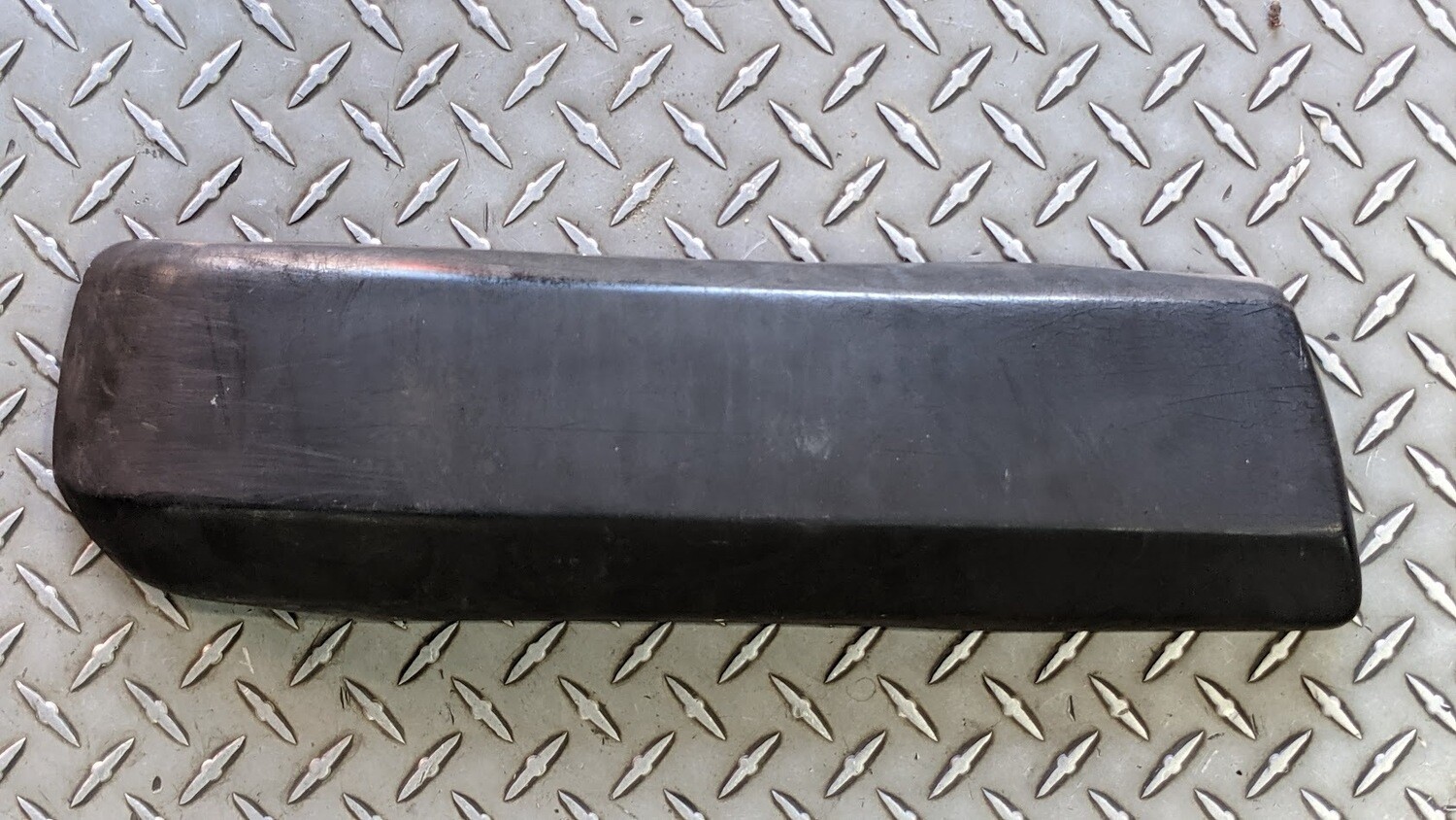 65 - 80 ROLLS ROYCE SILVER SHADOW LEFT REAR BUMPER EXTENSION GUARD UR18375