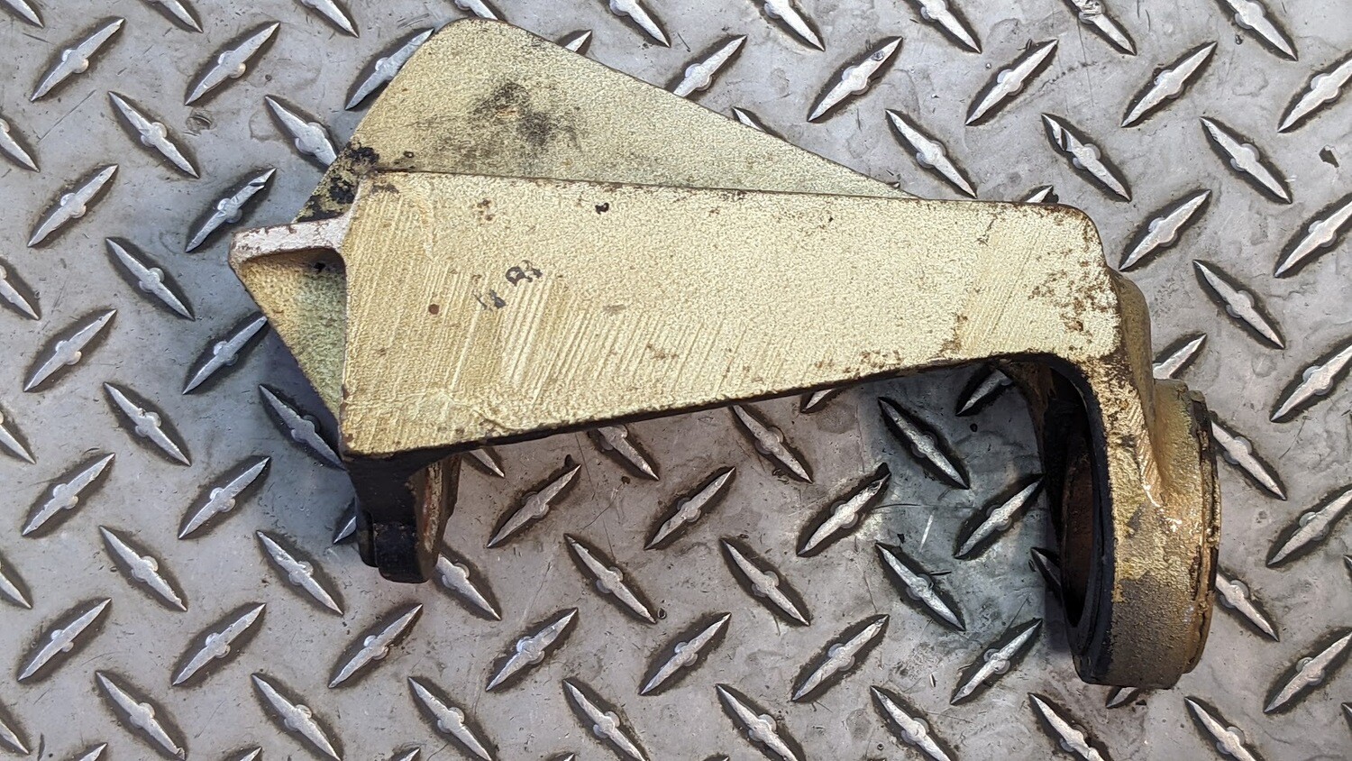 65 - 80 ROLLS ROYCE SILVER SHADOW REAR BUMPER BRACKET