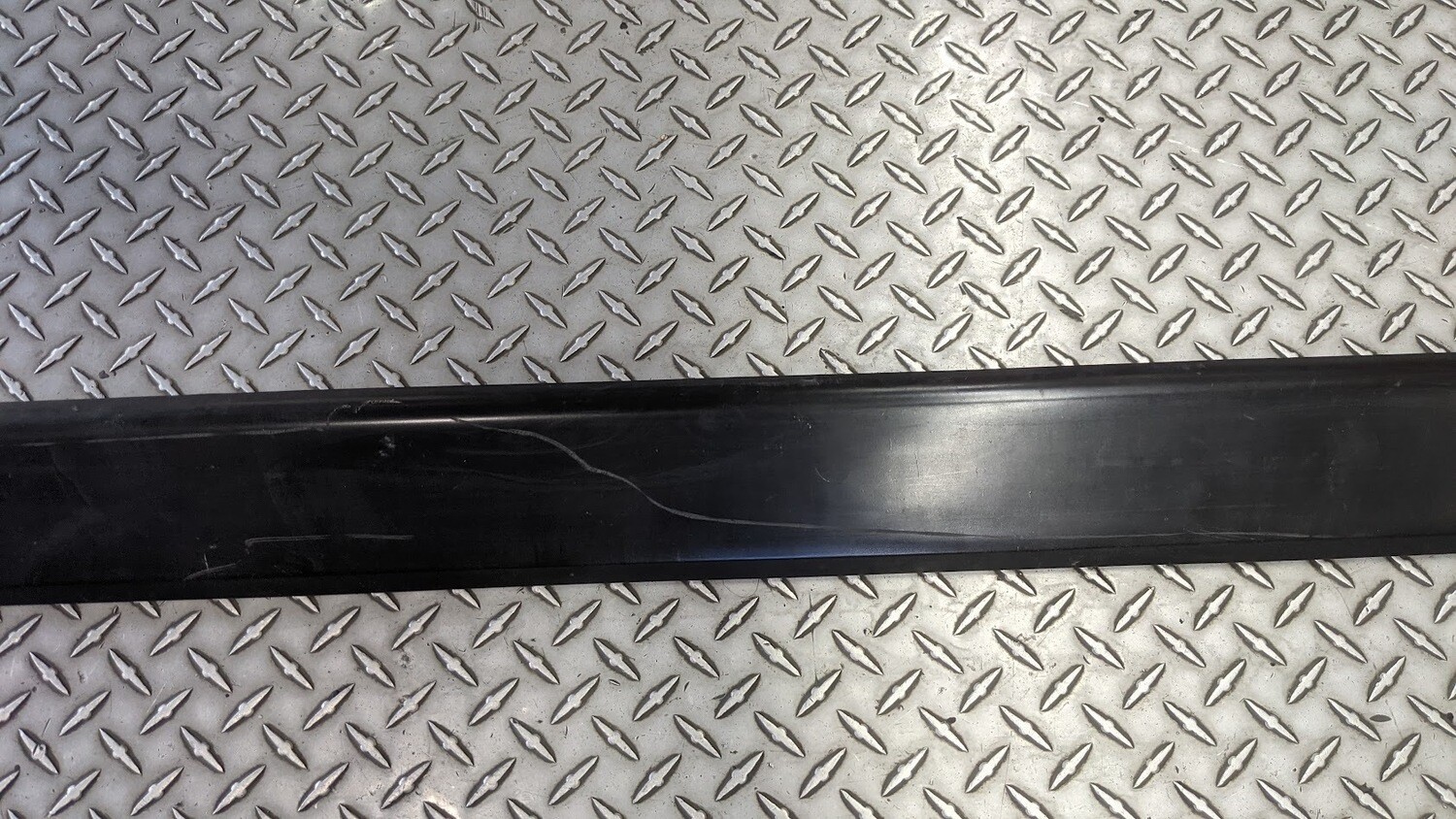 65 - 80 ROLLS ROYCE SILVER SHADOW REAR BUMPER center IMPACT TRIP UR19953