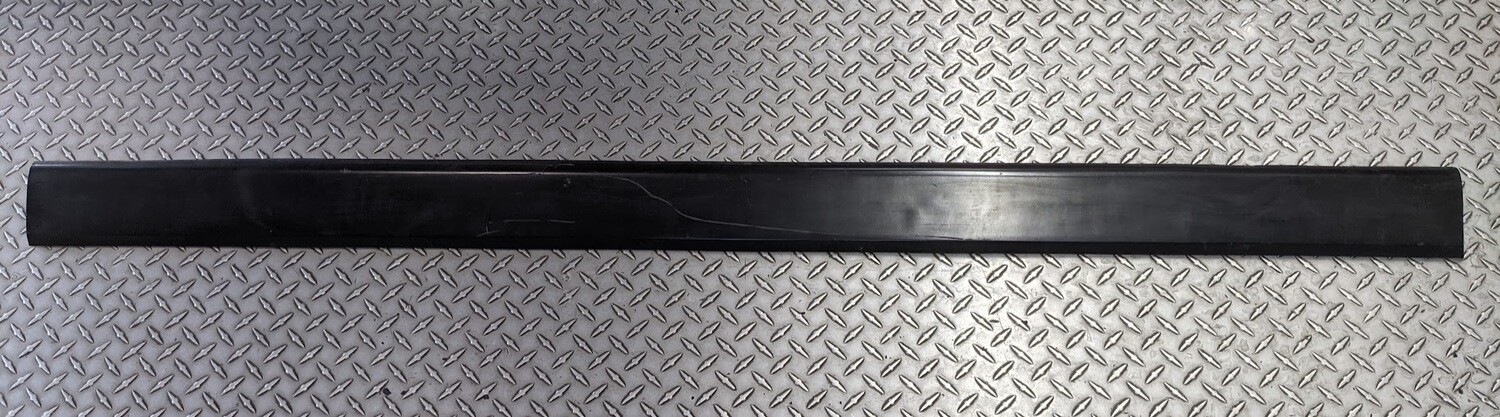 65 - 80 ROLLS ROYCE SILVER SHADOW REAR BUMPER center IMPACT TRIP UR19953