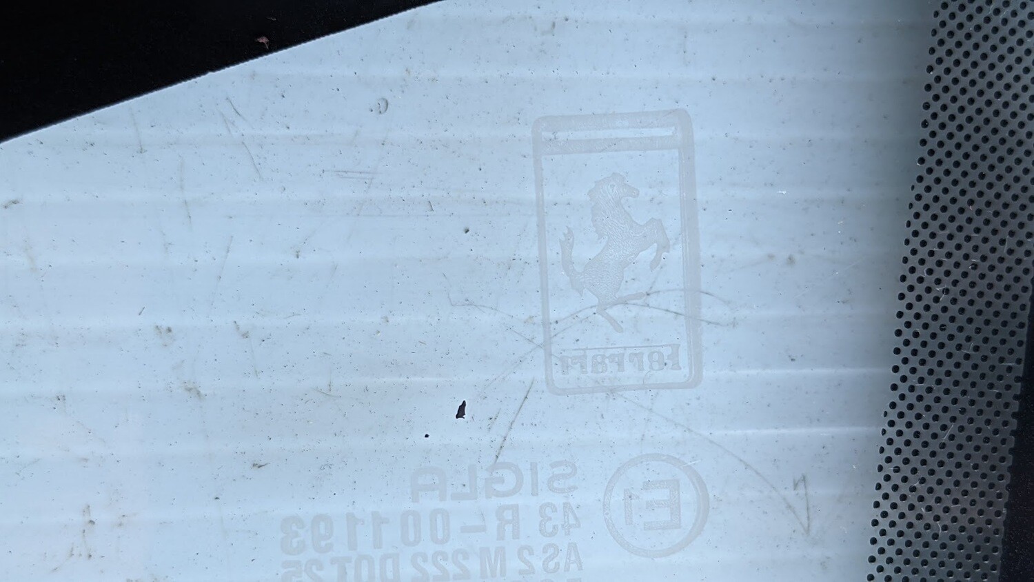 FERRARI 348  355 PARTS LEFT REAR QUARTER GLASS 
62093800