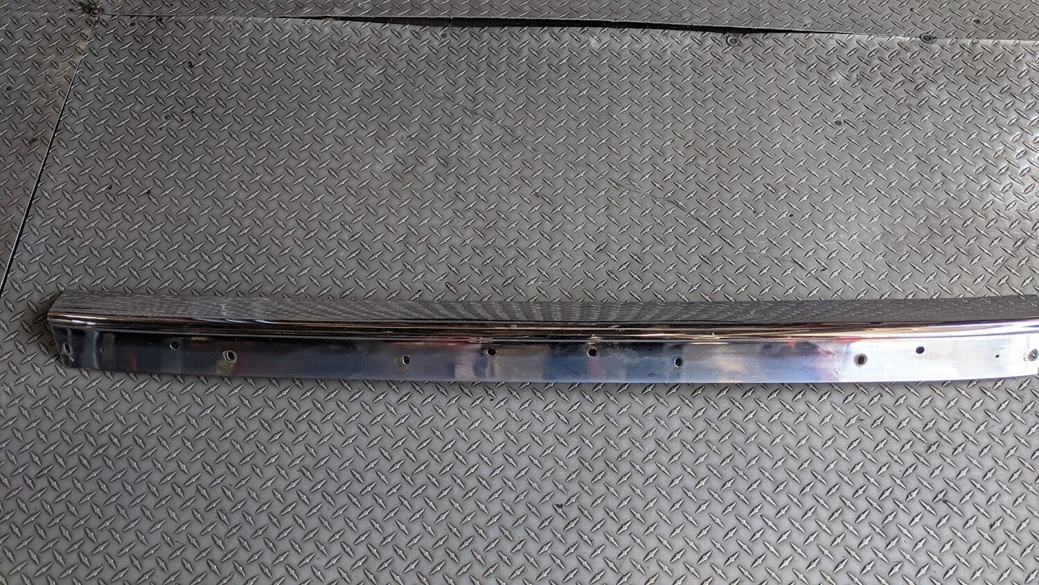 ROLLS ROYCE SILVER SHADOW REAR BUMPER UPPER CHROME FACE