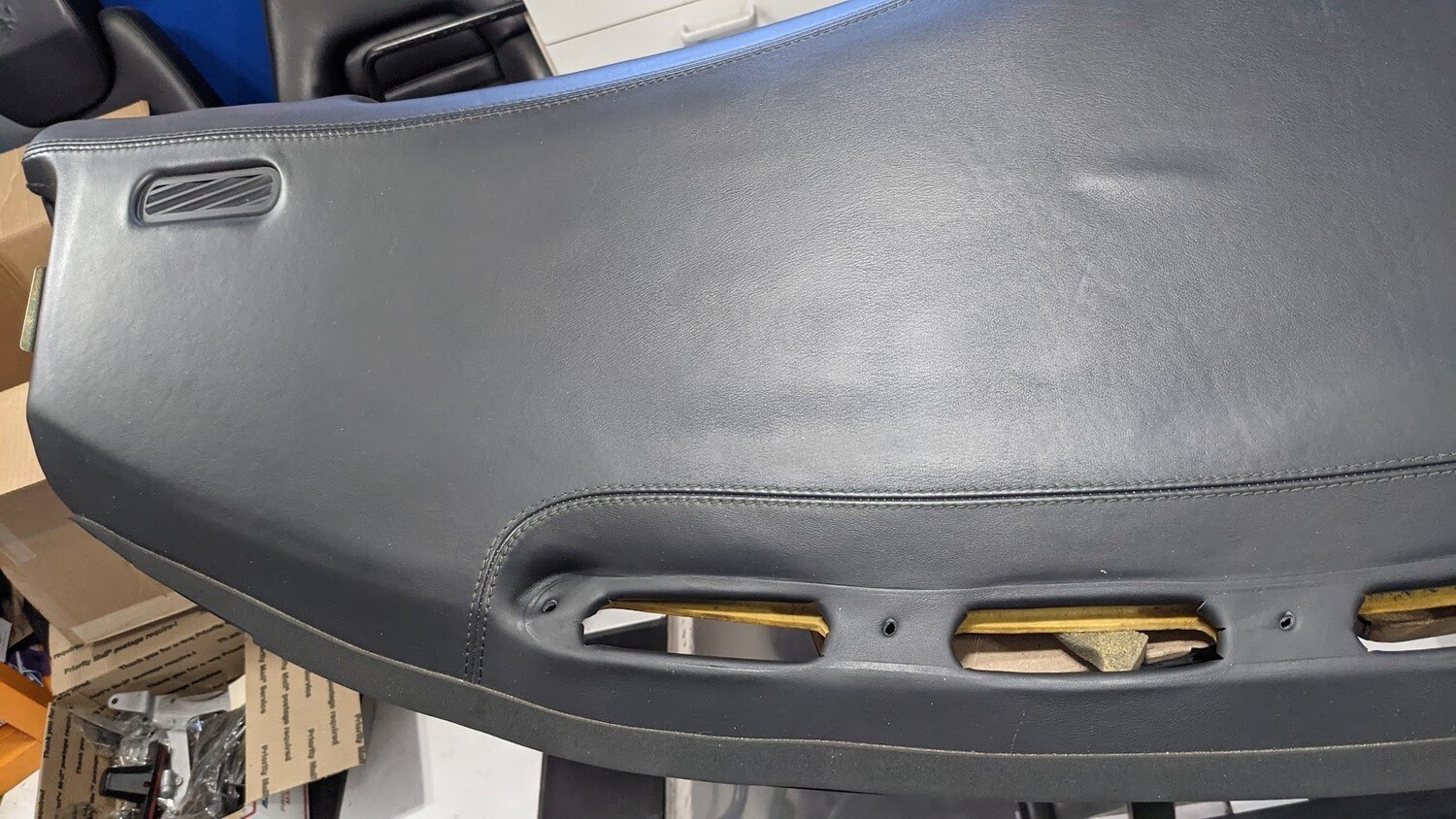 Ferrari 360 spider Upper Dashboard panel, upholstered on black 633311