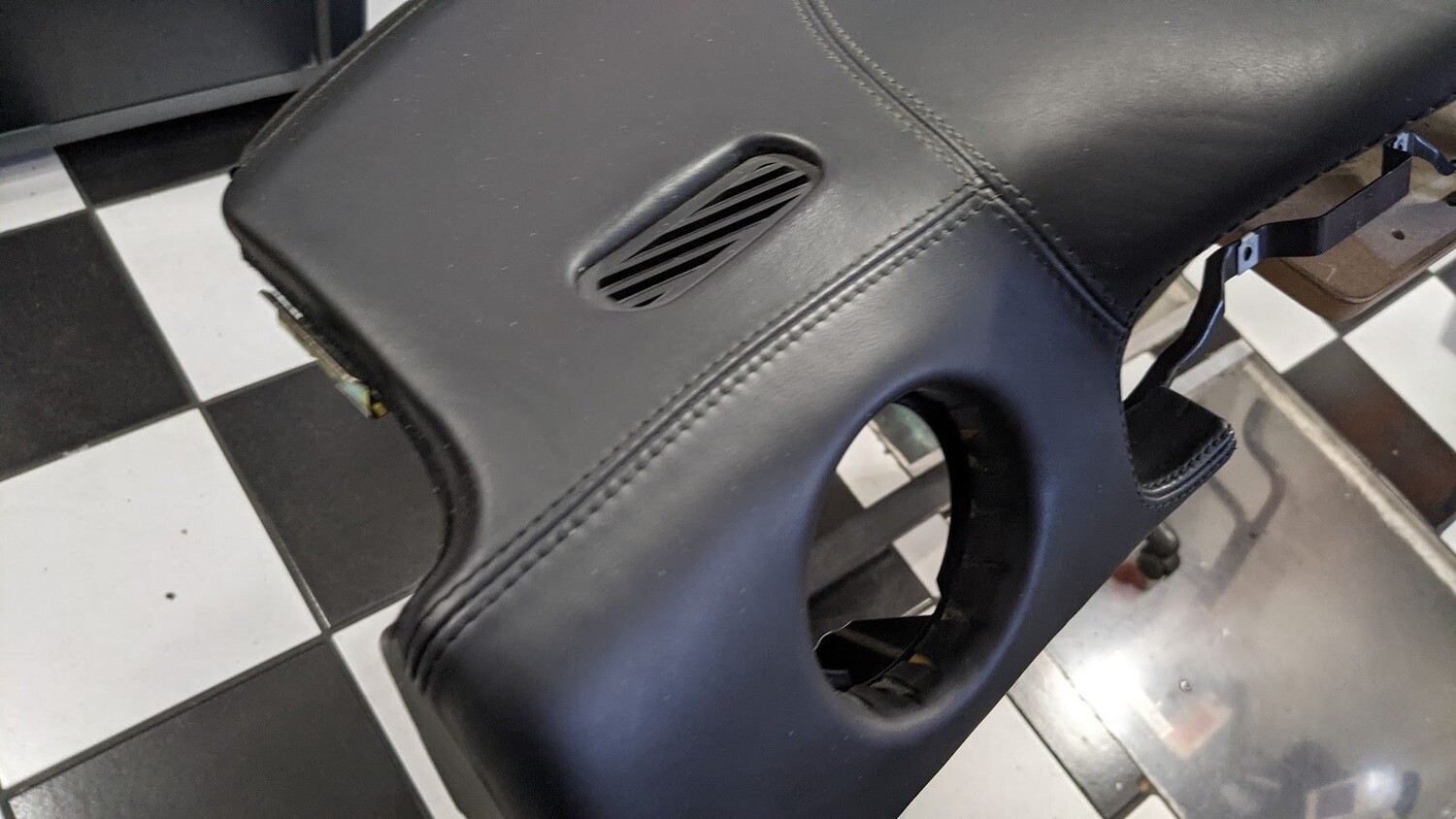Ferrari 360 spider Upper Dashboard panel, upholstered on black 633311