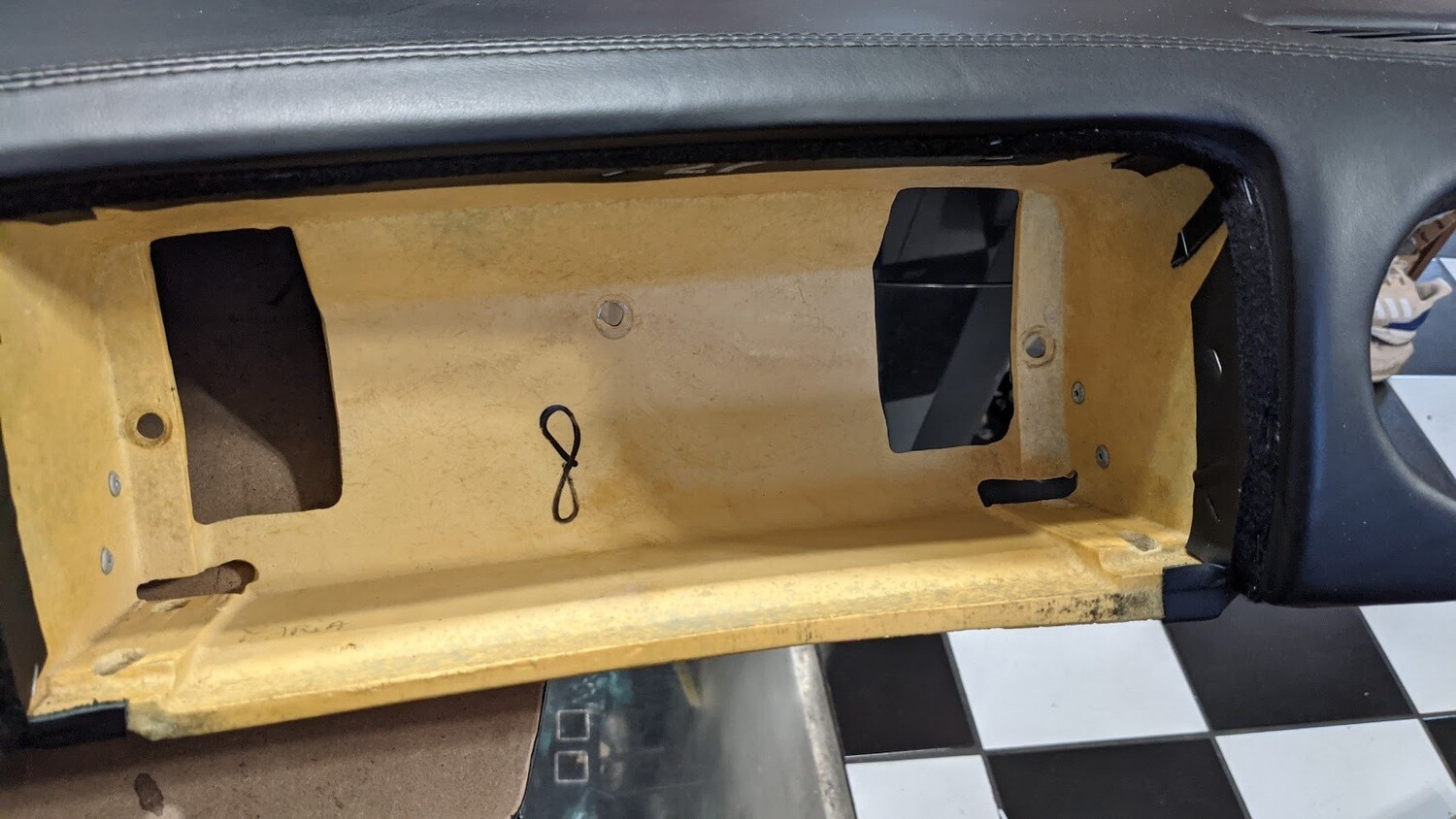 Ferrari 360 spider Upper Dashboard panel, upholstered on black 633311