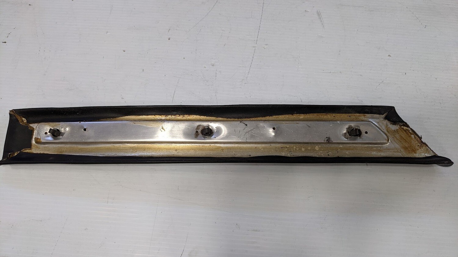 FERRARI 308 GTSi  inside cover A PILLAR WITH TRIM 60356805 left SIDE -