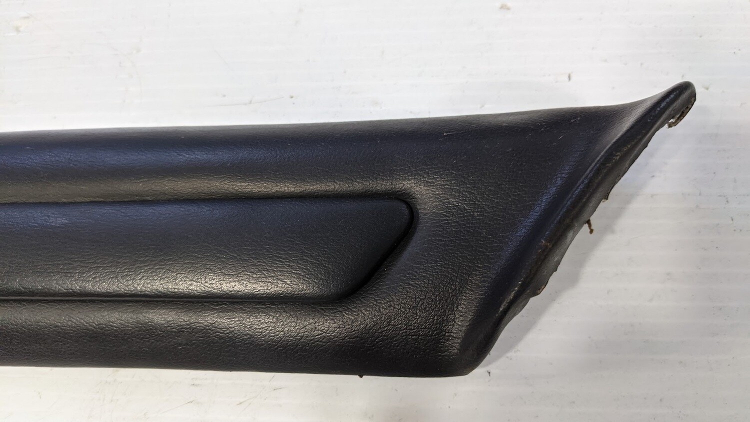 FERRARI 308 GTSi  inside cover A PILLAR WITH TRIM 60356805 left SIDE -