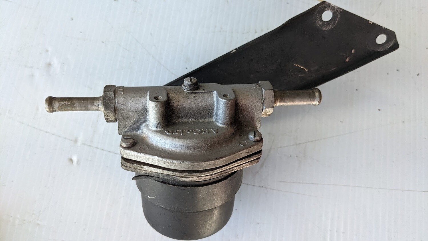 Rolls Royce Silver Shadow Wraith fuel filter assembly for canister type filter UR8551