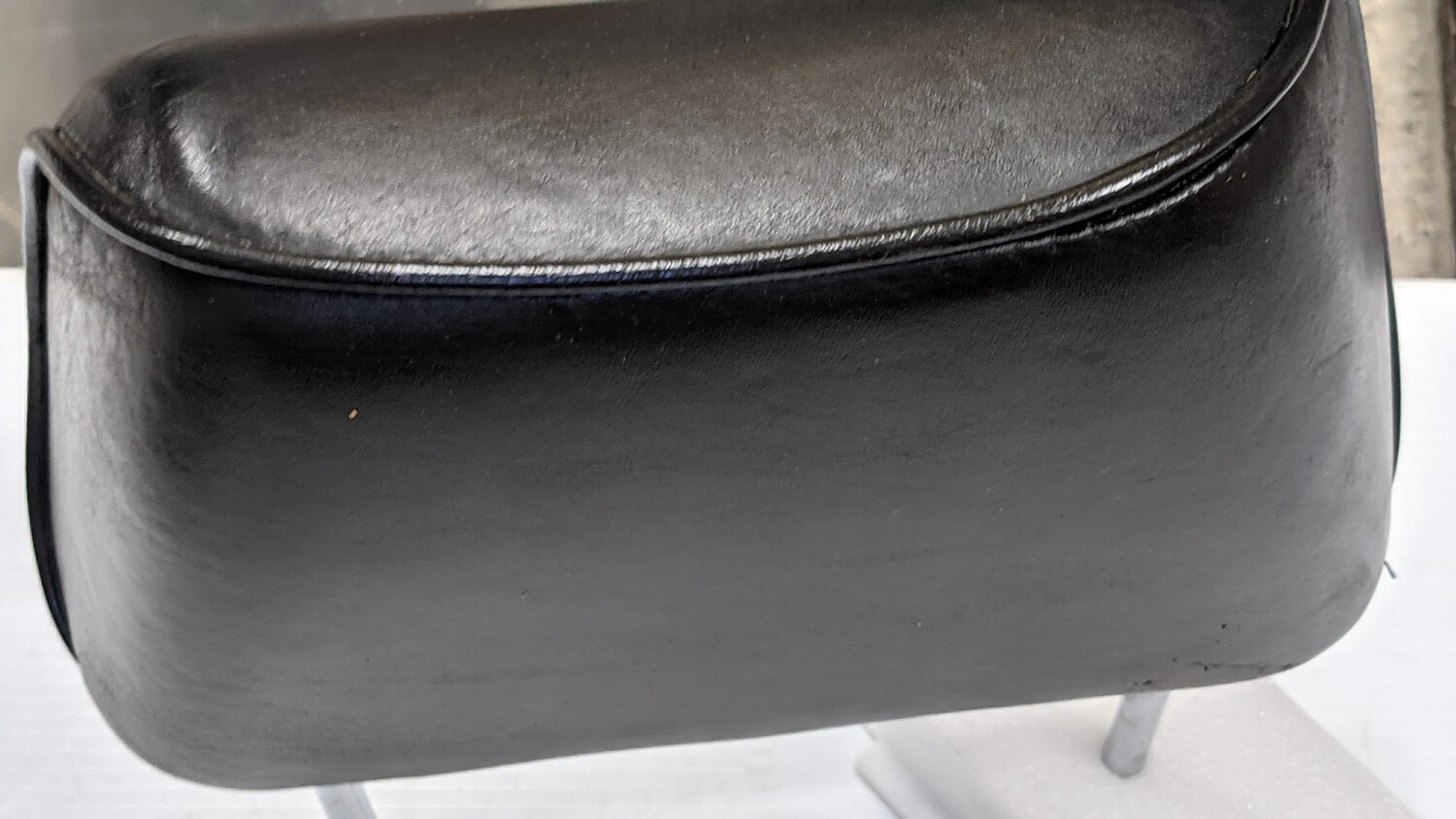 FERRARI 308 INTERIOR GTS ONE BLACK HEADREST ORIGINAL