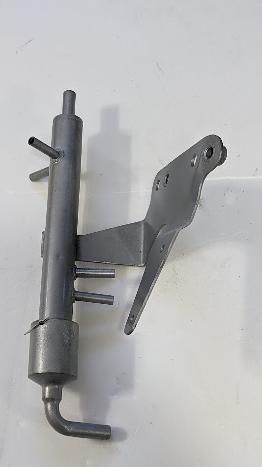 Rolls Royce Silver Shadow and Corniche carburetor ASSY RECEIVER FUEL DRAIN UE37948