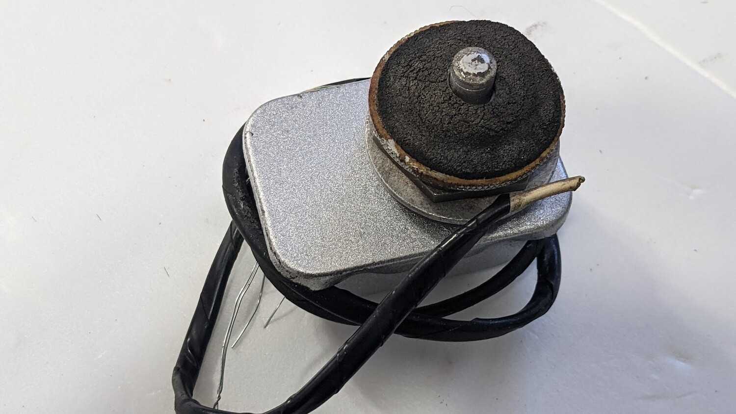 ROLLS ROYCE SILVER SHADOW KICK DOWN SWITCH AND NUT UR19521
