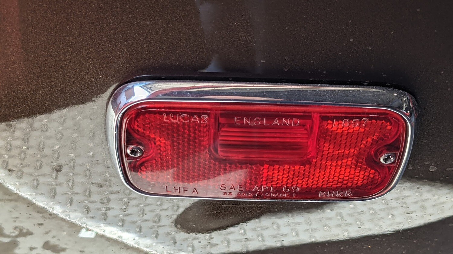 ROLLS ROYCE SILVER SHADOW II PART REAR LEFT SIDE MARKER RED LIGHT UD16699