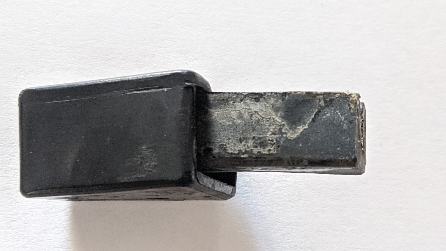 FERRARI 308 GTSi PART right glass RAIL STOPPER RUBBER 60265908