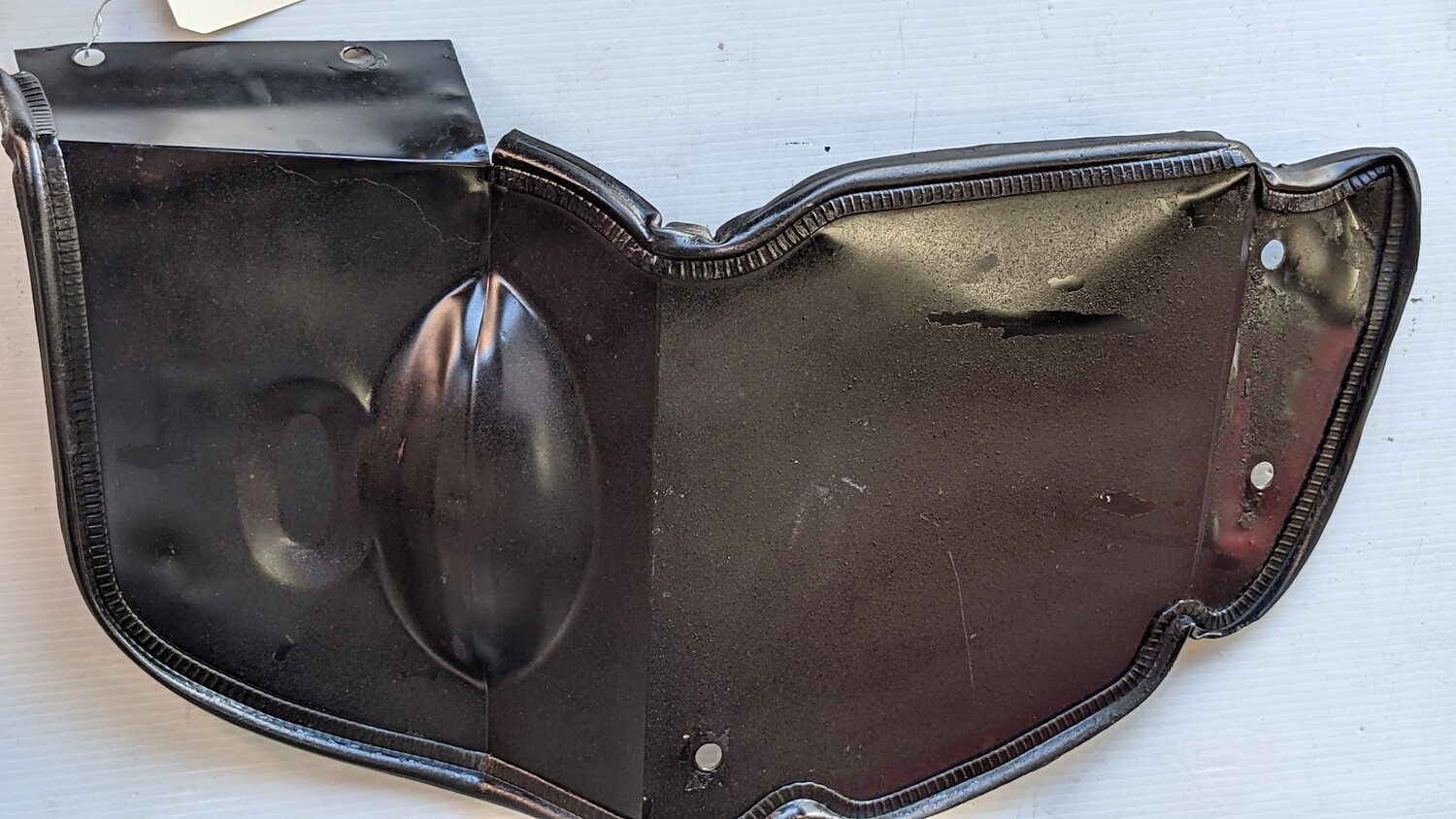 FERRARI 308 GTSi LEFT FRONT SPLASH GUARD UNDERFENDER MUD 60308400