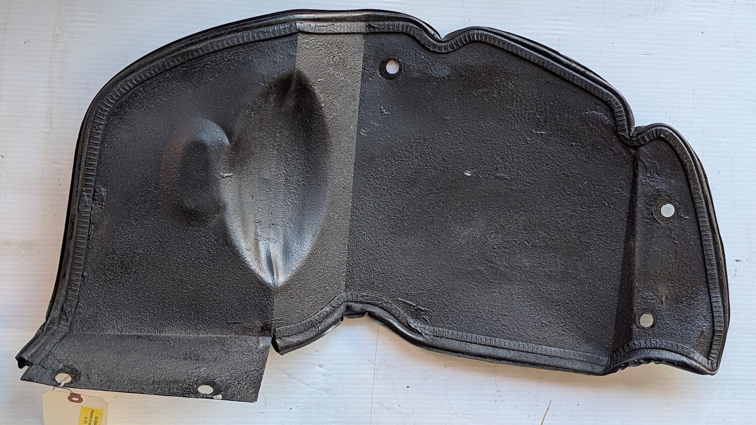 FERRARI 308 GTSi LEFT FRONT SPLASH GUARD UNDERFENDER MUD 60308400
