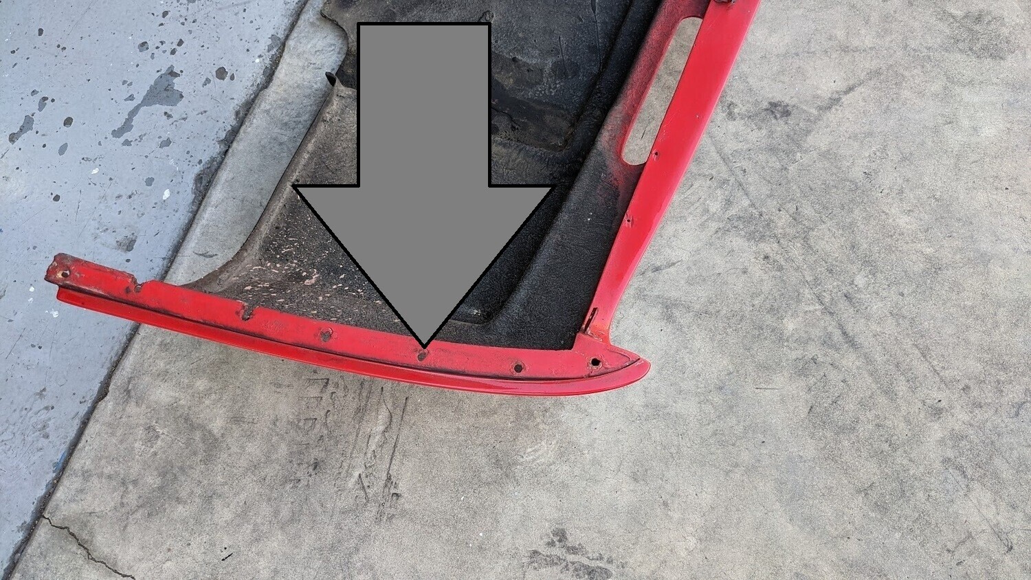 FERRARI 308 GTSi  FRONT  UNDER BUMPER SPOILER FASTENING SCREW
