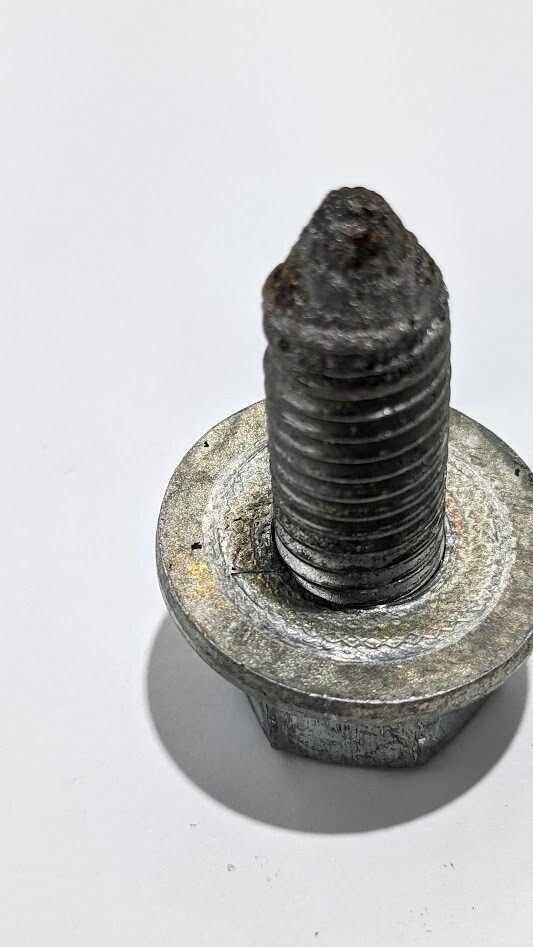FERRARI 308 GTSi  ENGINE MOTOR MOUNT CENTER SHORT 106527
