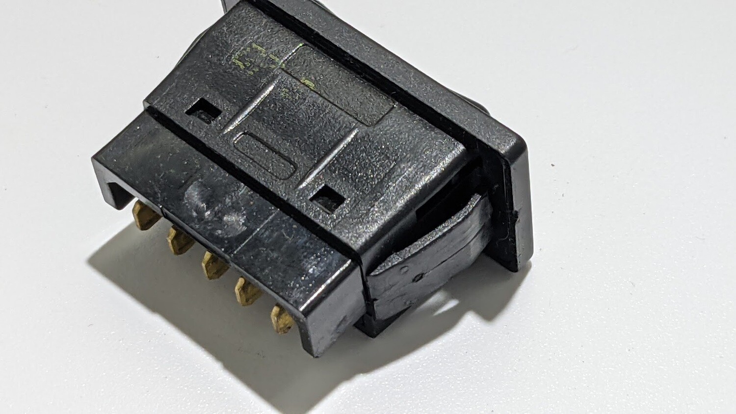 FERRARI 208 288 308 PARTS one  window switch   114633