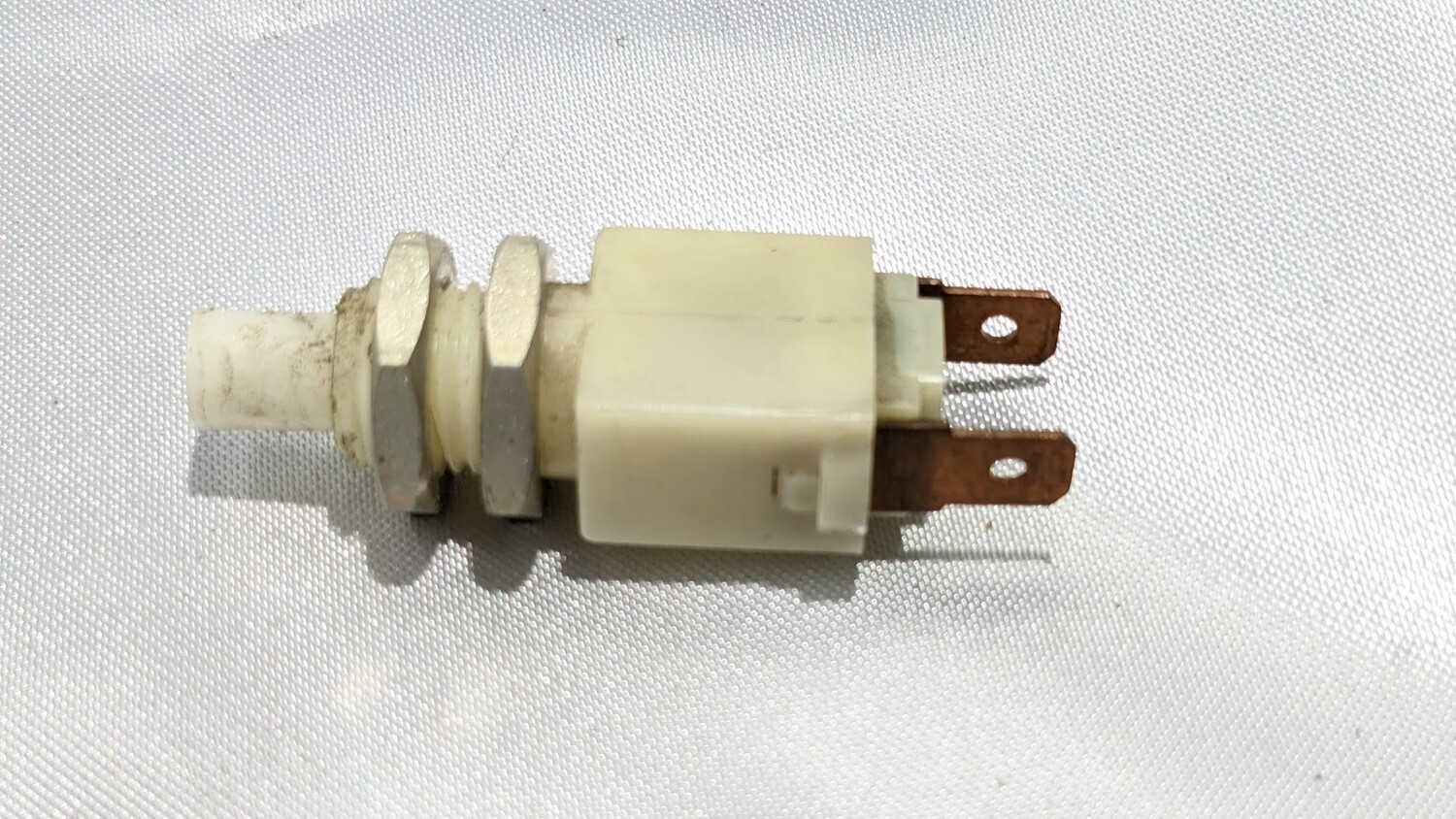 Rolls Royce Silver SHADOW WRAITH GLOVE TRUNK RELEASE BUTTON switch UD21983