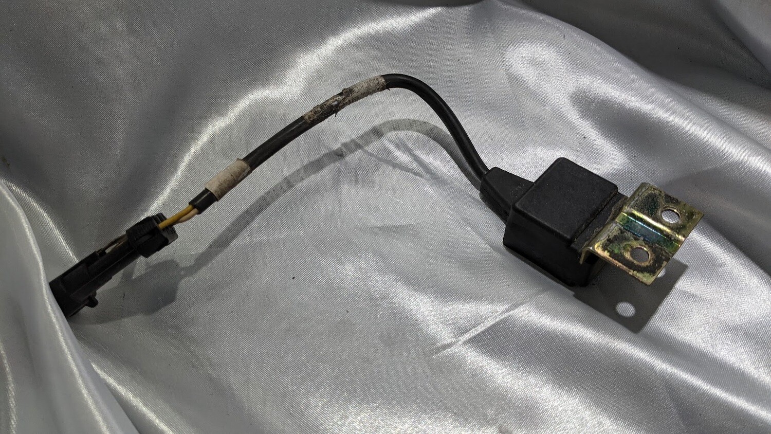 FERRARI 360  rear lateral center sensor SENSOR 175221 -FT