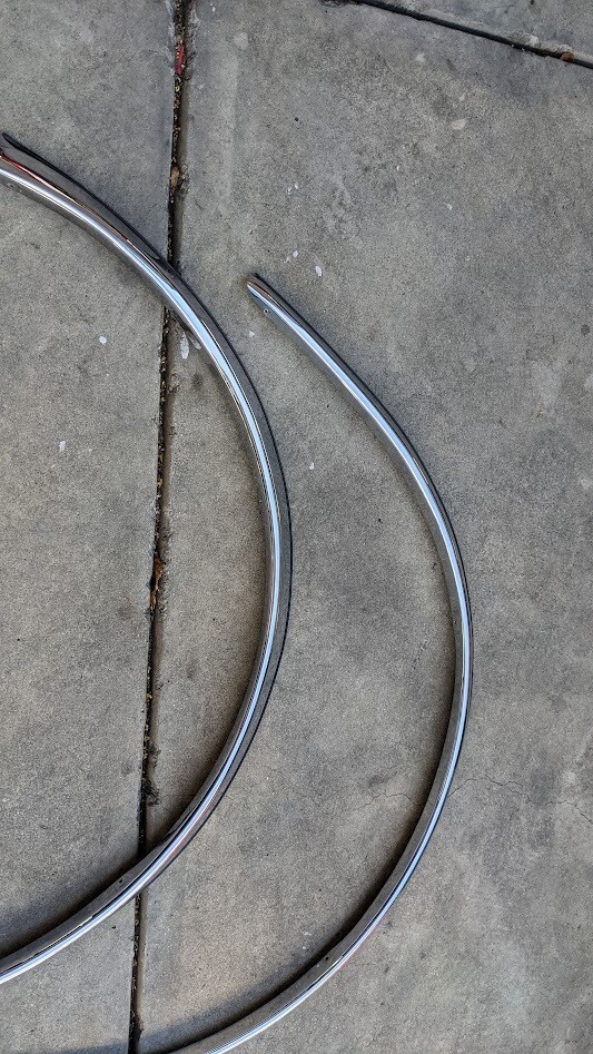 81 - 98 ROLLS ROYCE SILVER SPUR STAINLESS WHEEL OPENING MOLDING